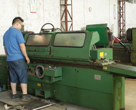 清废机加工车间一角